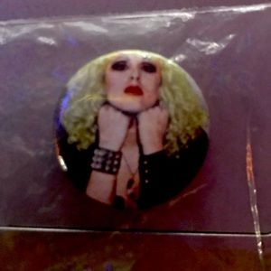A button of Nancy Spungen.